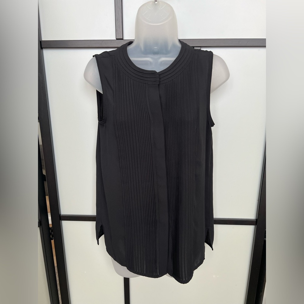 Ann Taylor Black Pleated Sleeveless Lightweight Button Up Blouse XS Xsmall